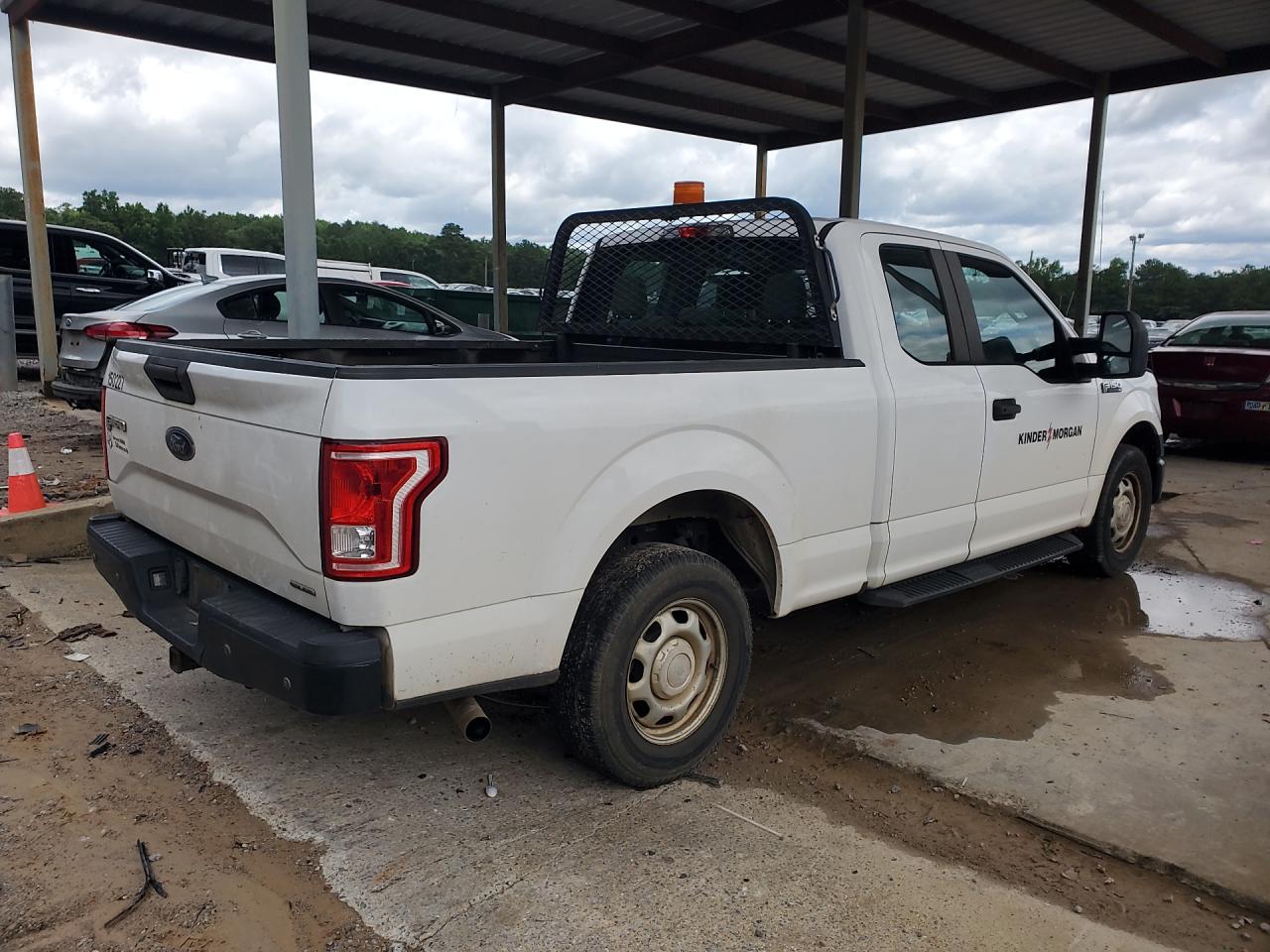 2015 Ford F150 Super Cab White vin: 1FTEX1CF6FKD50608 Damage: Right Bed Side, Heavy Scratch, 1/2 To 1 Inch