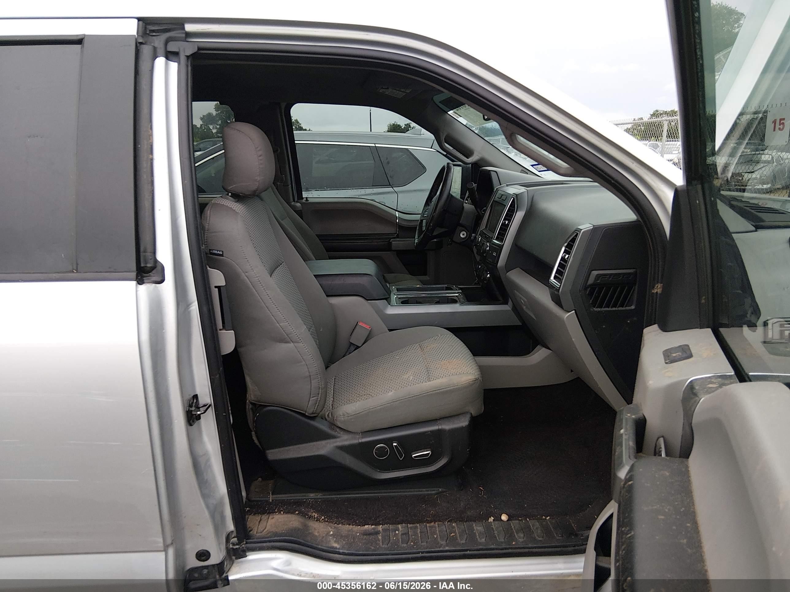2015 Ford F-150 Xlt Серебряный vin: 1FTEX1CF8FKE28841