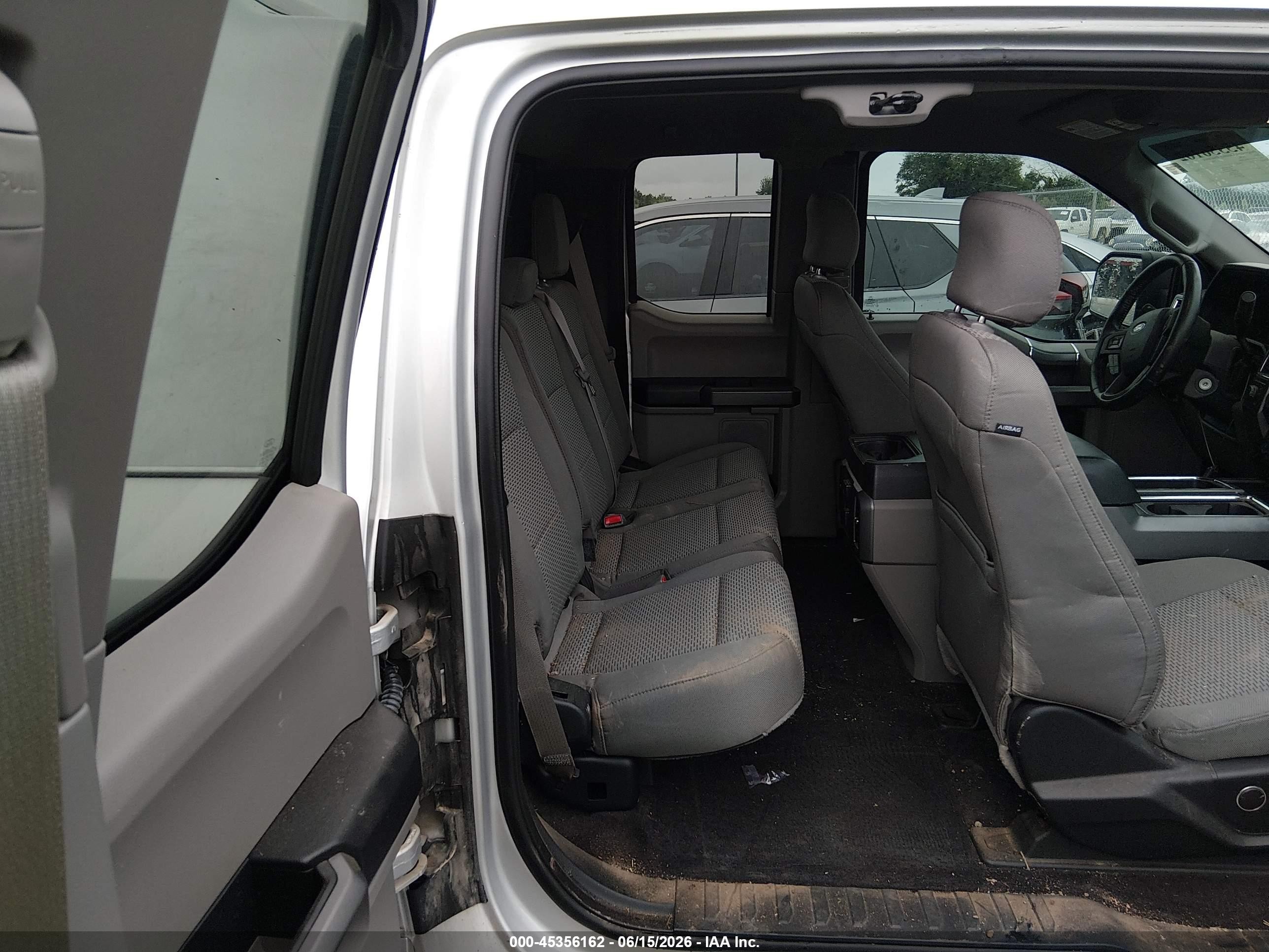 2015 Ford F-150 Xlt Серебряный vin: 1FTEX1CF8FKE28841