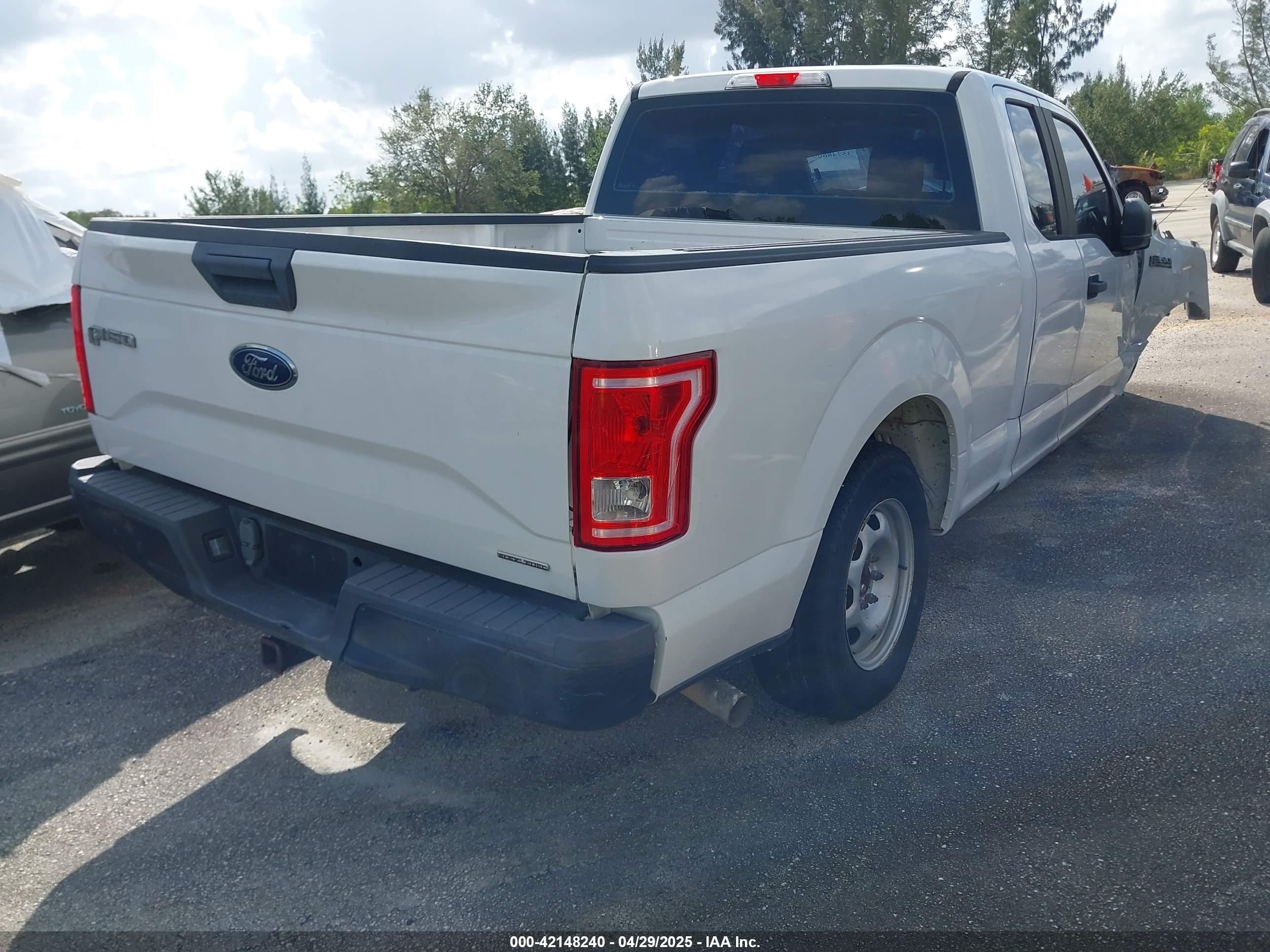 2015 Ford F-150 Xl White vin: 1FTEX1CF9FFB38827