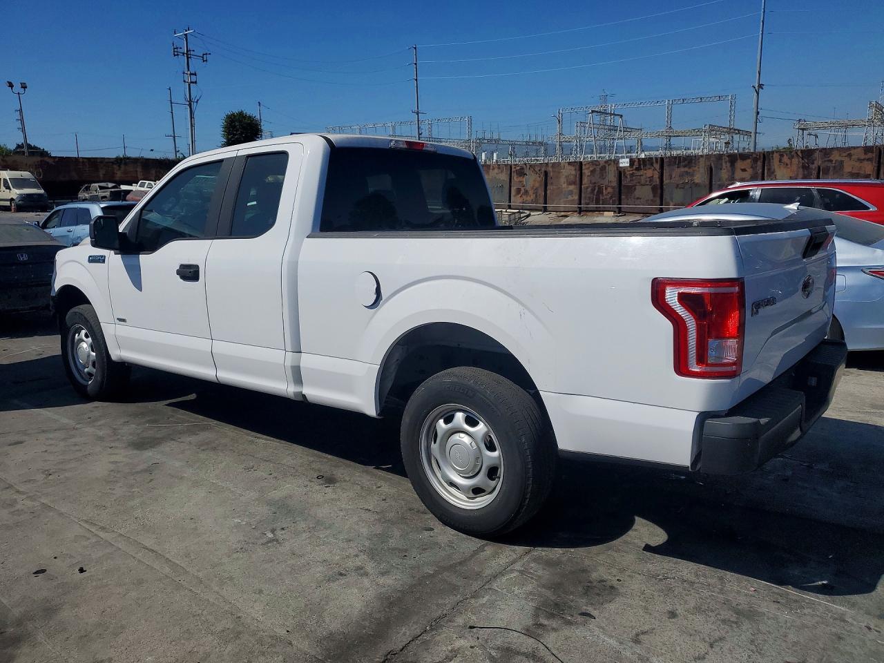 2015 Ford F150 Super Cab White vin: 1FTEX1CG8FKF18306