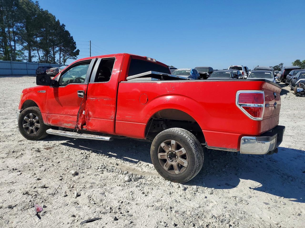 2013 Ford F150 Super Cab Red vin: 1FTEX1CM0DFD89442