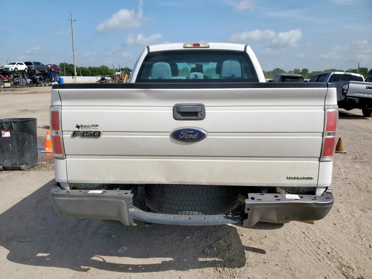 2013 Ford F150 Super Cab White vin: 1FTEX1CM0DKG46493