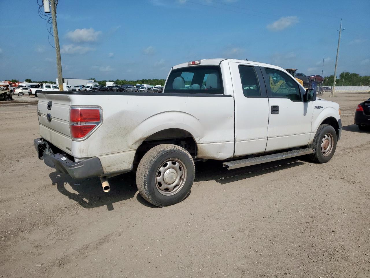 2013 Ford F150 Super Cab White vin: 1FTEX1CM0DKG46493