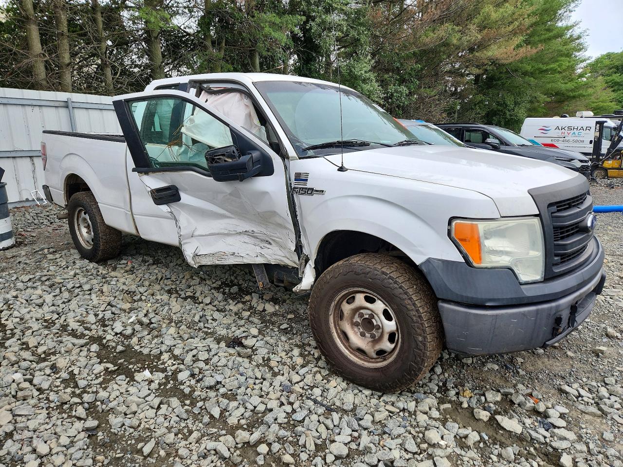 2014 Ford F150 Super Cab White vin: 1FTEX1CM0EKG06903