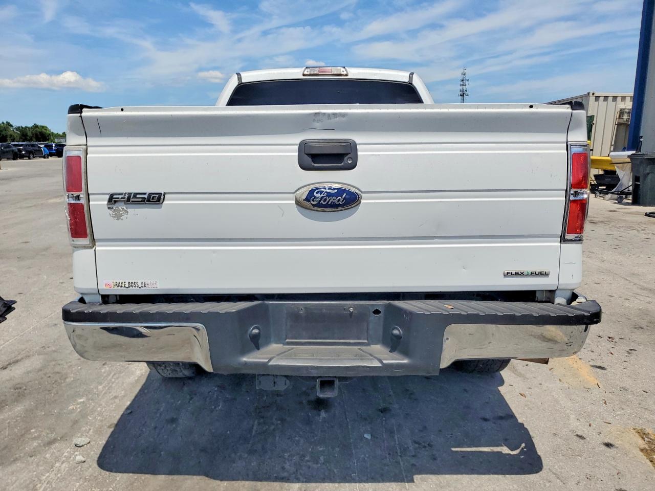 2011 Ford F150 Super Cab White vin: 1FTEX1CM1BFA48757
