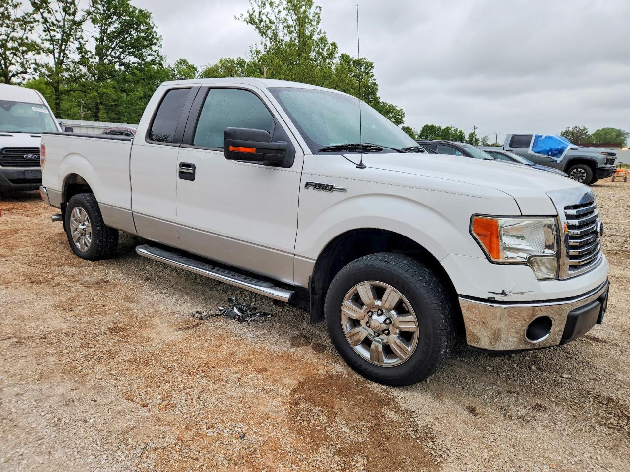 2011 Ford F150 Super Cab White vin: 1FTEX1CM1BFC70084
