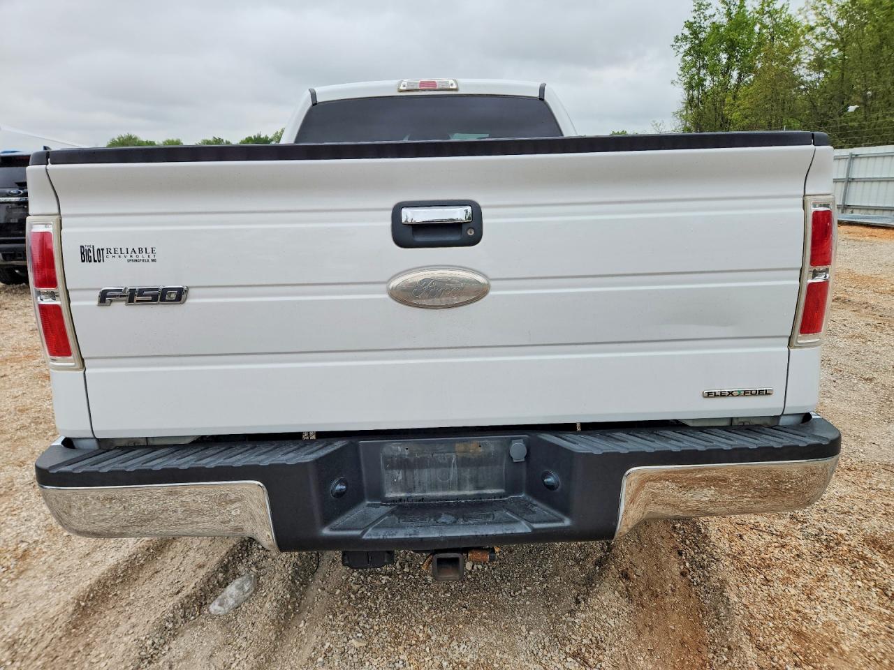 2011 Ford F150 Super Cab White vin: 1FTEX1CM1BFC70084