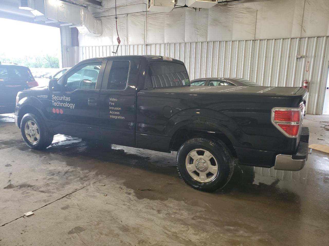 2012 Ford F150 Super Cab Black vin: 1FTEX1CM1CKE38752 Damage: Left Bed Side, Dent(s) W/No Paint Dmg, 1/8 to 1/2 inch