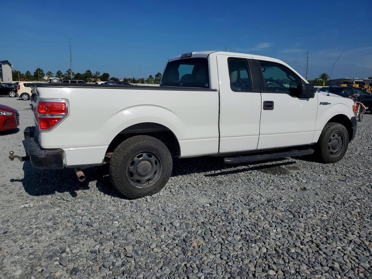 2012 Ford F150 Super Cab White vin: 1FTEX1CM2CFB36802
