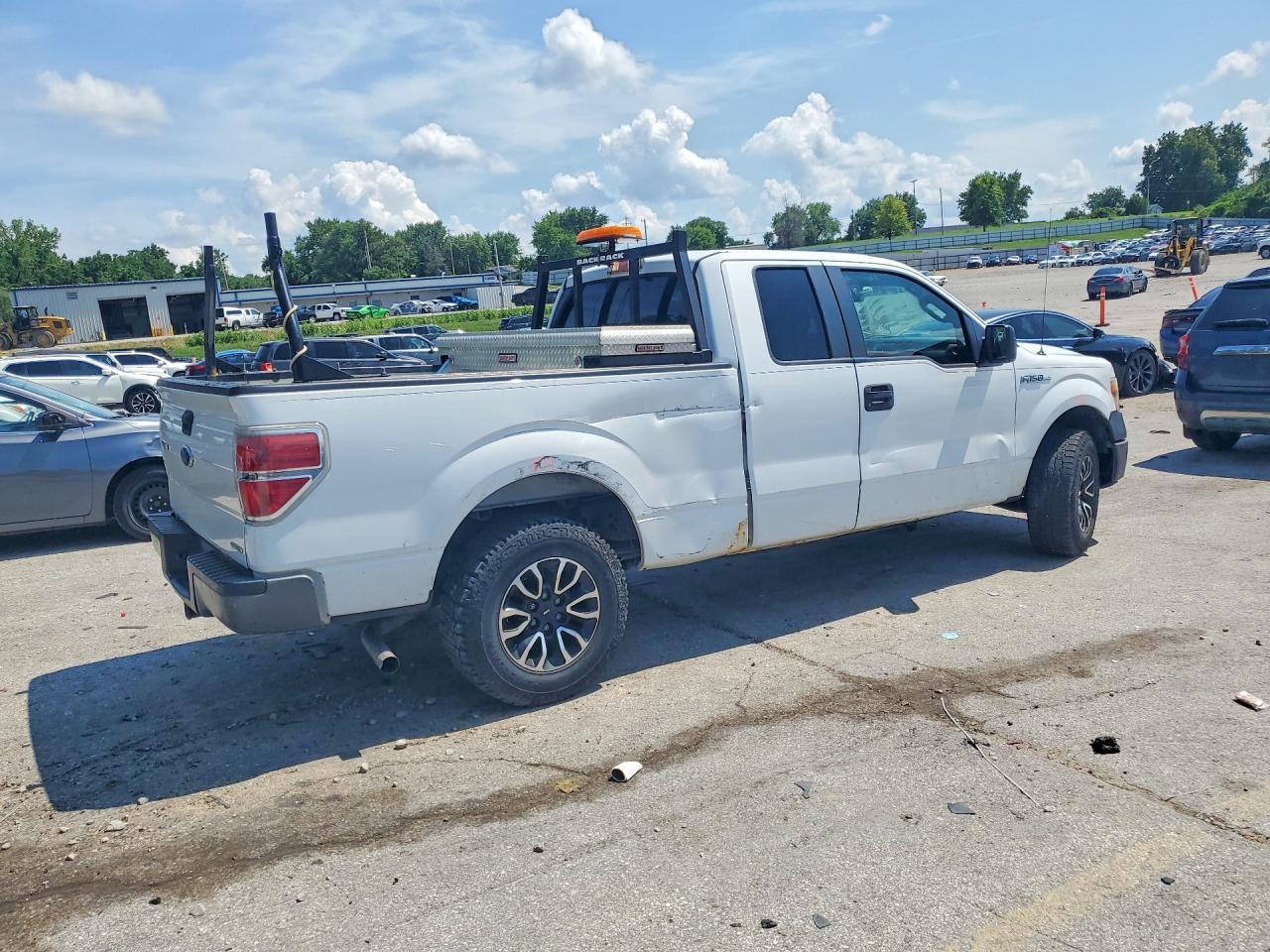 2014 Ford F150 Super Cab Белый vin: 1FTEX1CM2EFA44477
