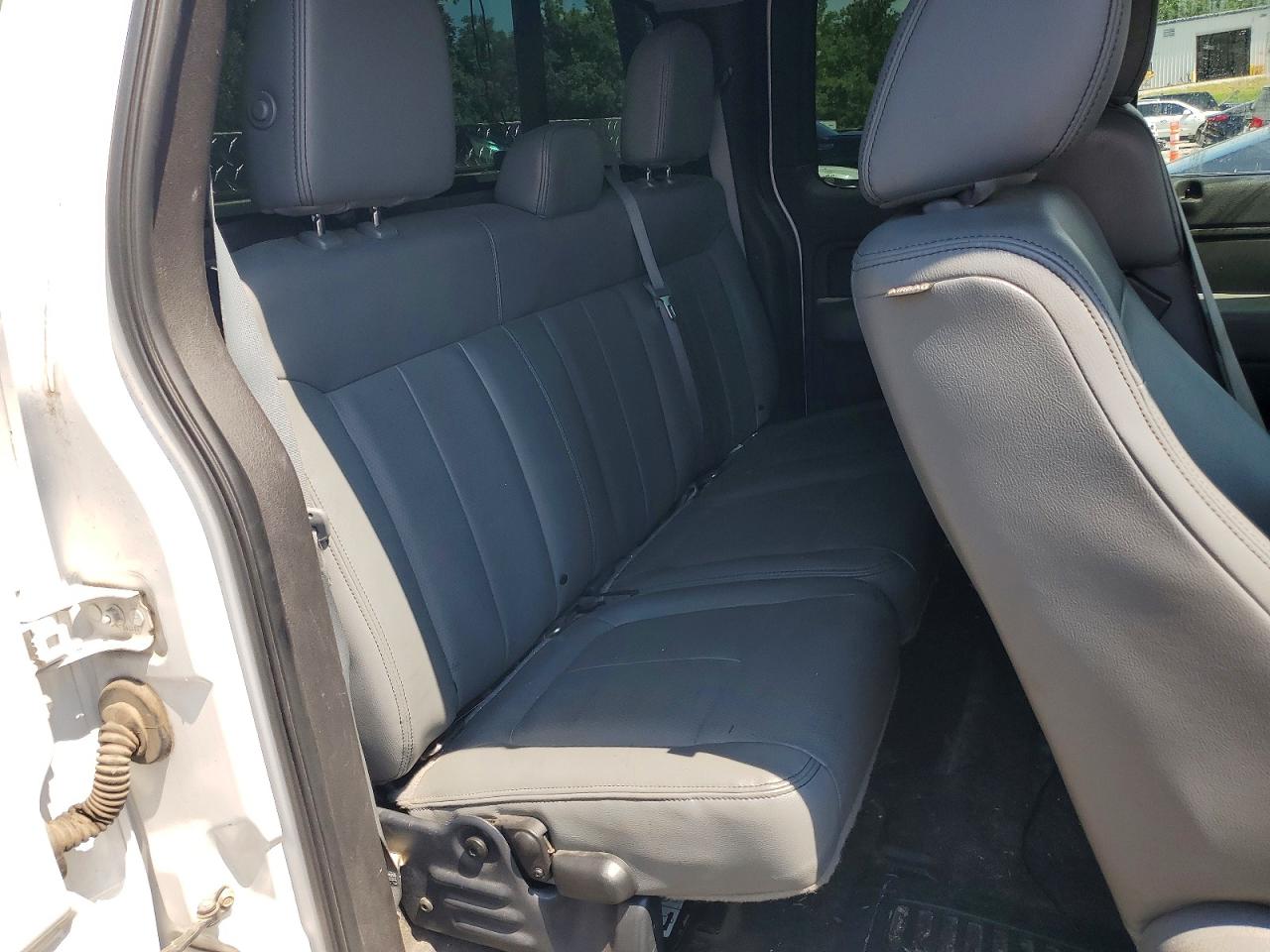 2014 Ford F150 Super Cab Белый vin: 1FTEX1CM2EFA44477