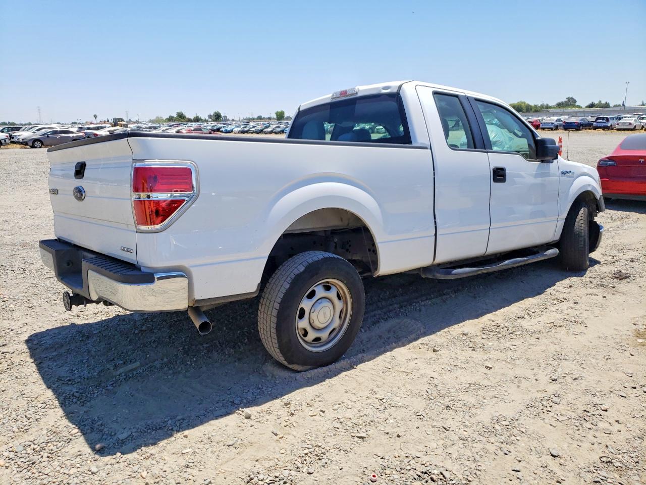 2014 Ford F150 Super Cab White vin: 1FTEX1CM2EKE84982