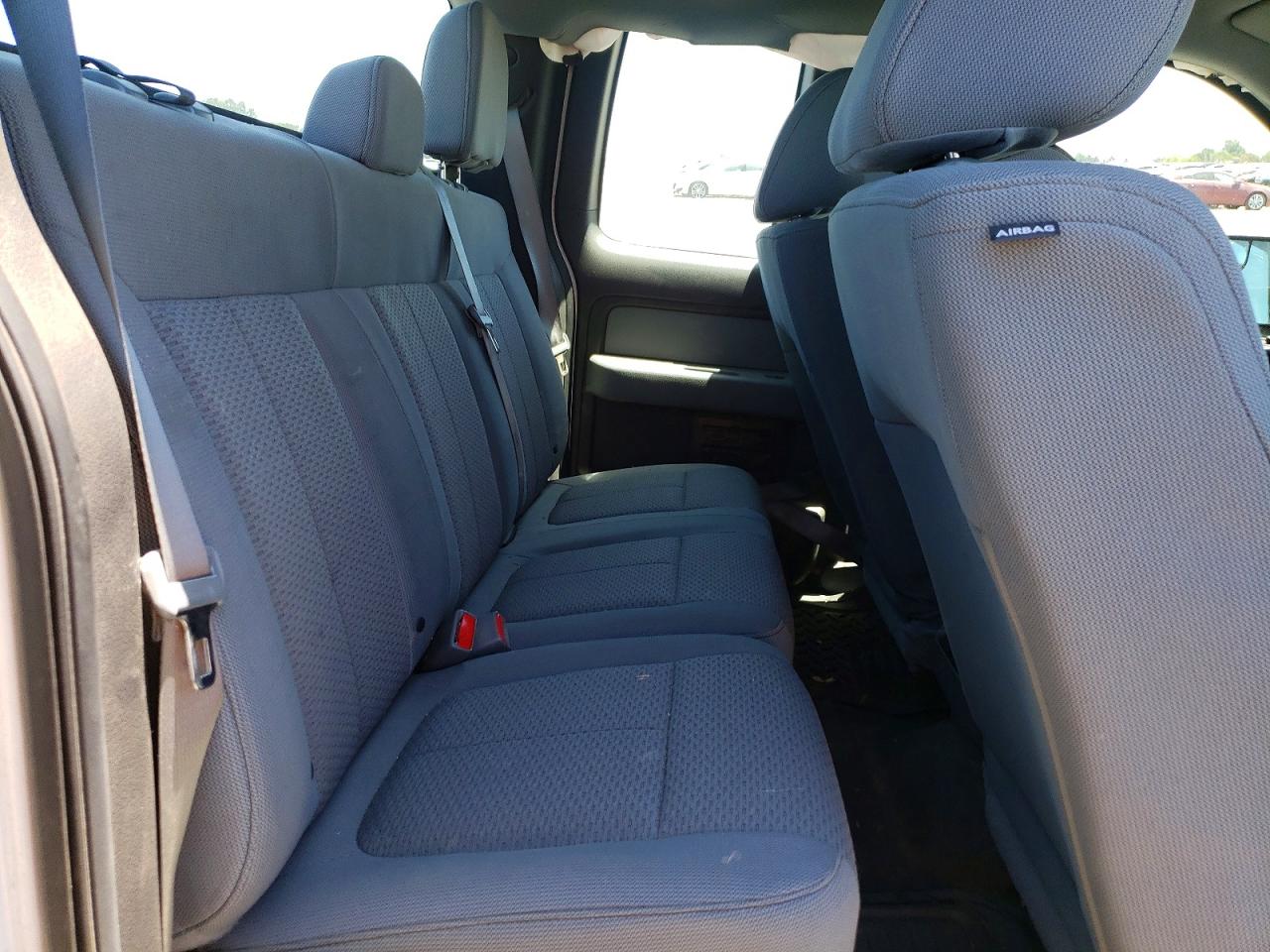 2014 Ford F150 Super Cab White vin: 1FTEX1CM2EKE84982