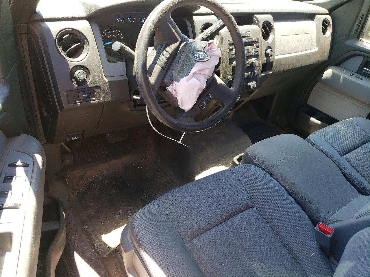 2014 Ford F150 Super Cab White vin: 1FTEX1CM2EKE84982
