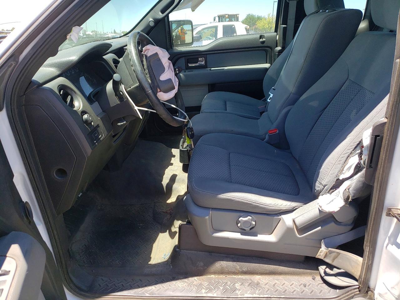 2014 Ford F150 Super Cab White vin: 1FTEX1CM2EKE84982