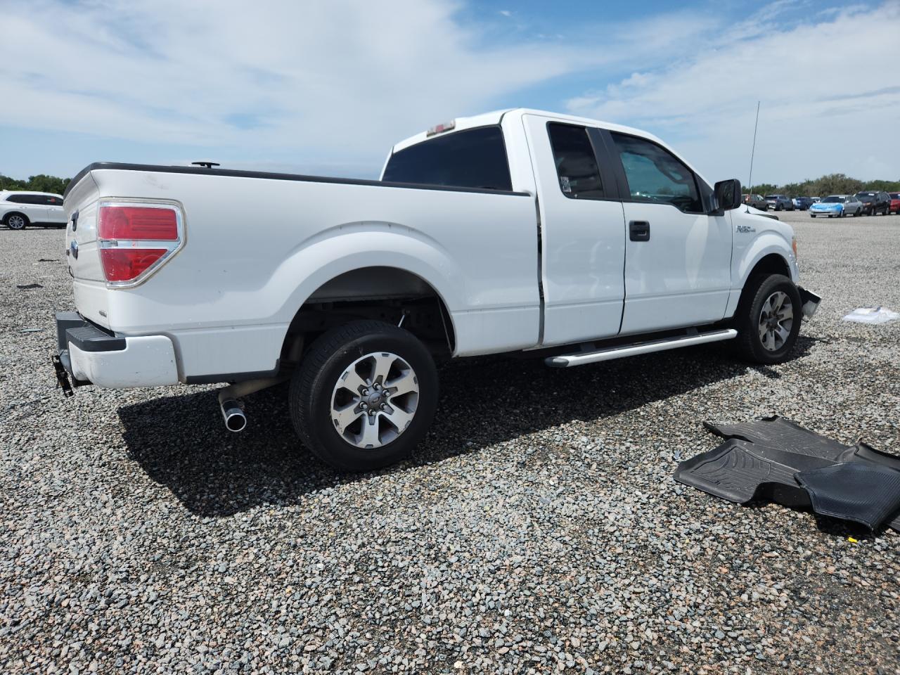 2011 Ford F150 Super Cab White vin: 1FTEX1CM3BFA24735