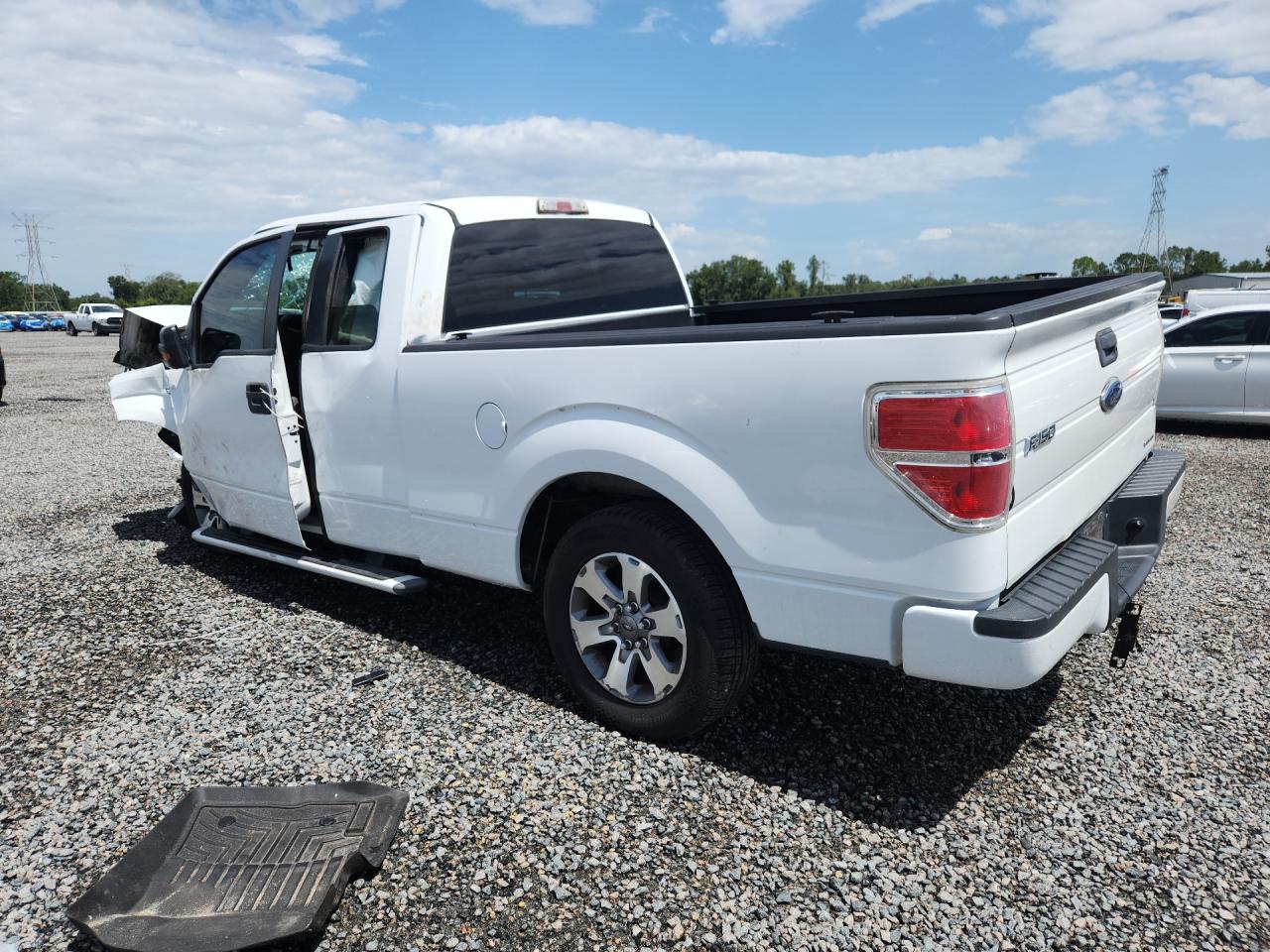 2011 Ford F150 Super Cab White vin: 1FTEX1CM3BFA24735