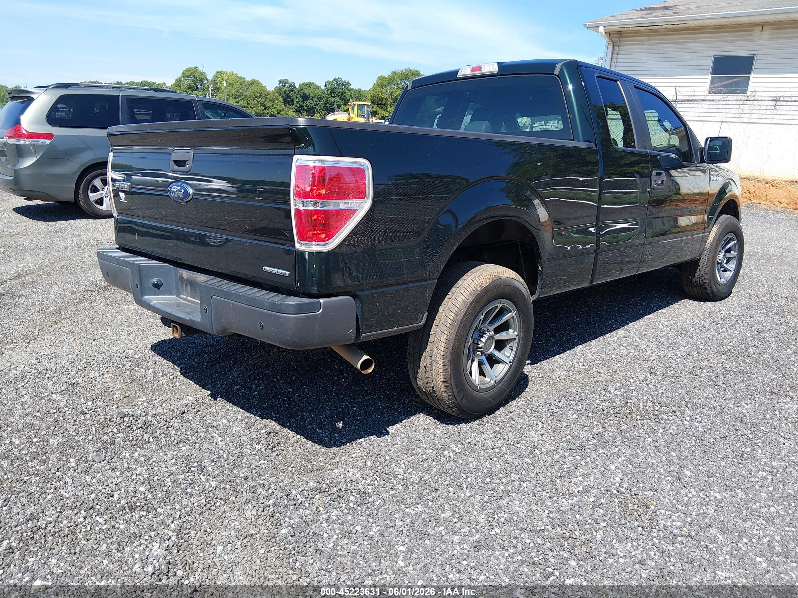 2014 Ford F-150 Xl Green vin: 1FTEX1CM3EFB18151