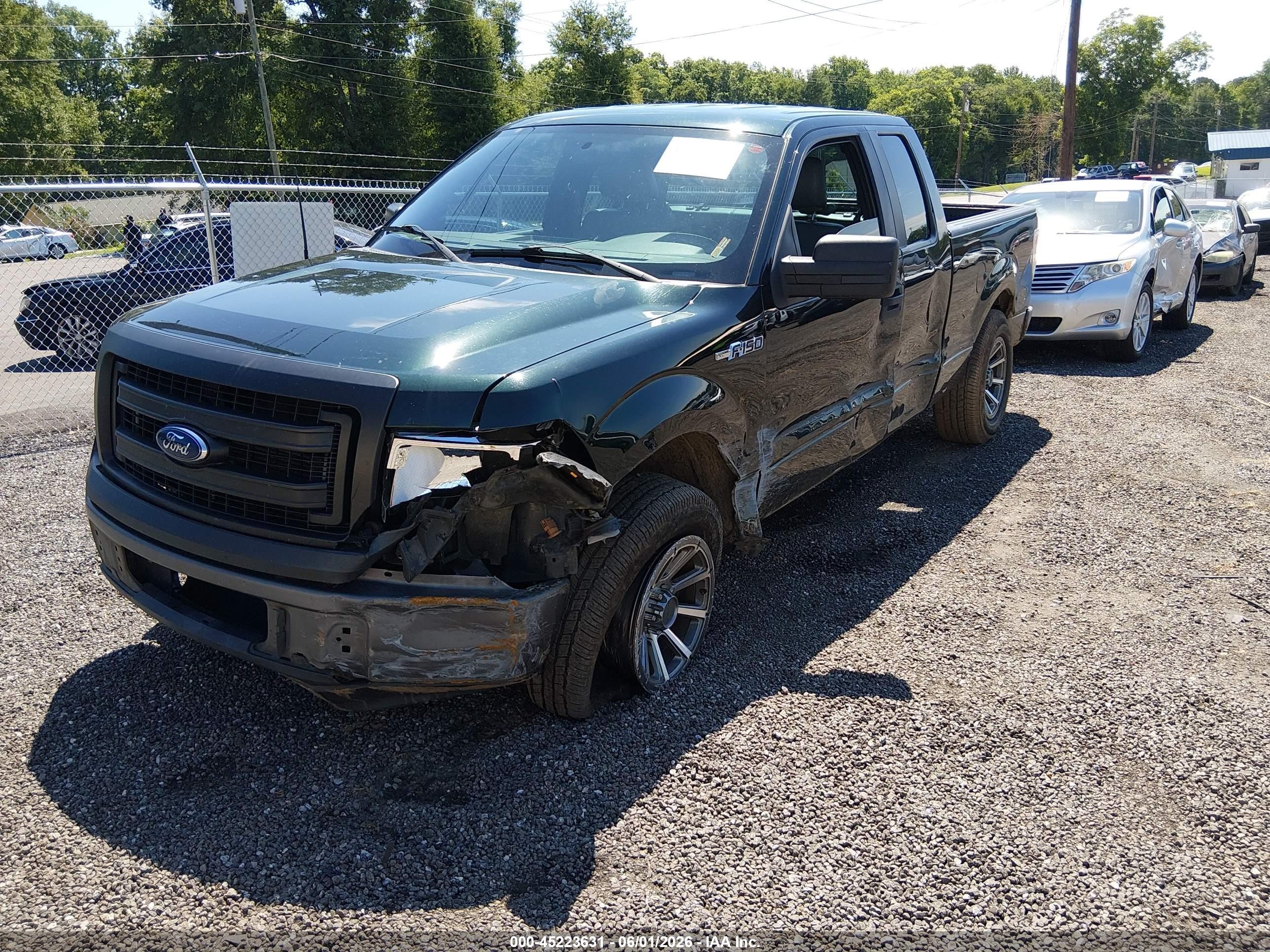 2014 Ford F-150 Xl Green vin: 1FTEX1CM3EFB18151
