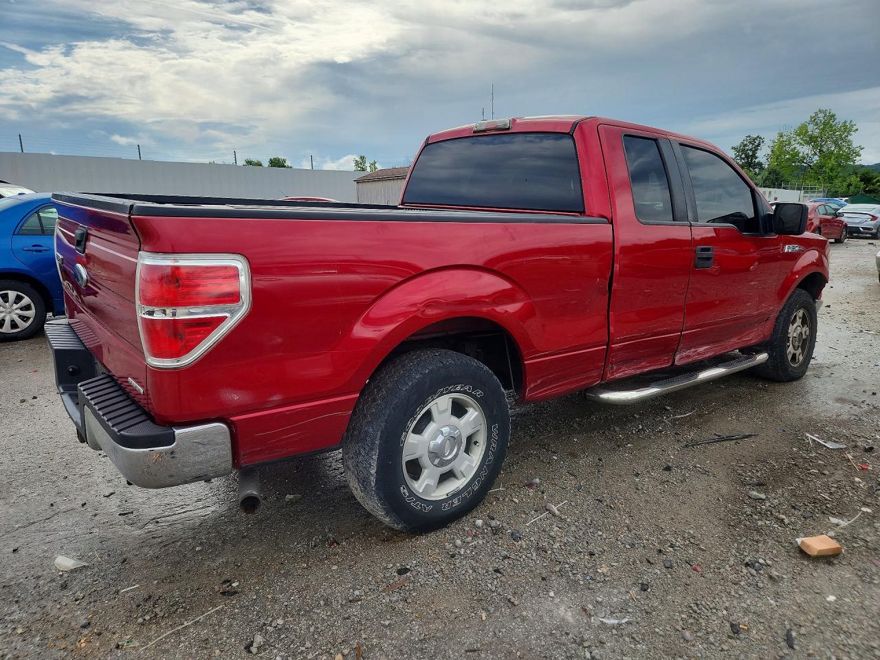 2011 Ford F150 Super Cab Red vin: 1FTEX1CM4BFA25392