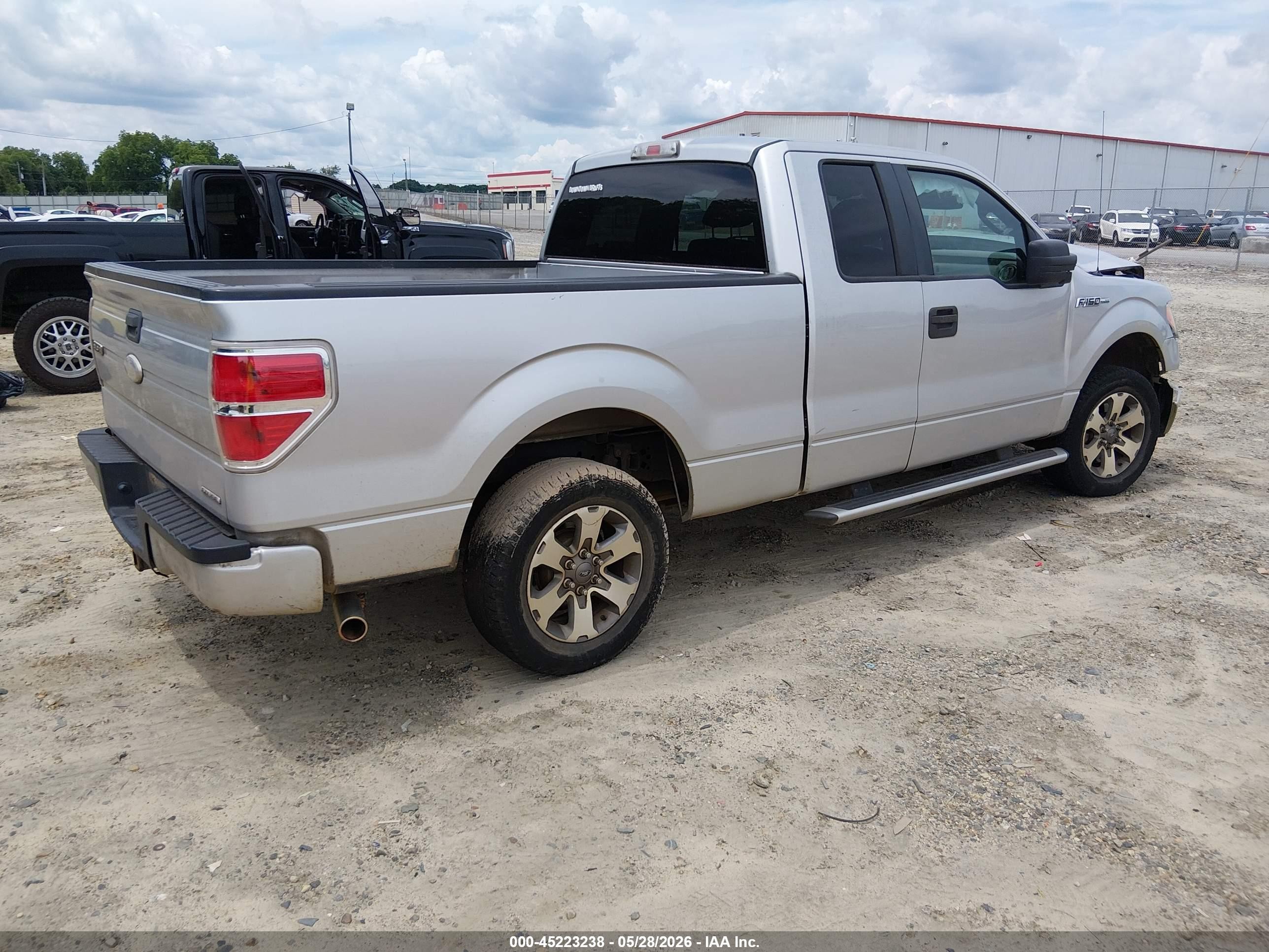 2011 Ford F-150 Xlt Silver vin: 1FTEX1CM4BFC82827