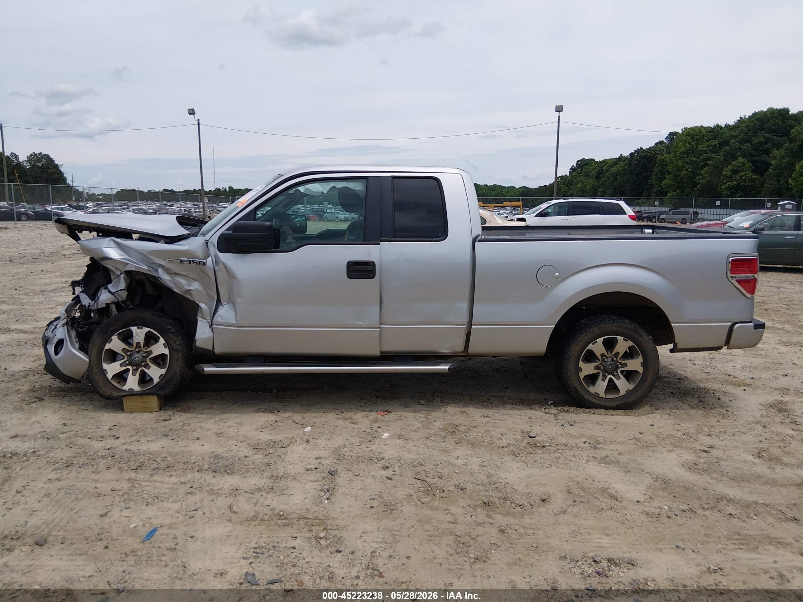 2011 Ford F-150 Xlt Silver vin: 1FTEX1CM4BFC82827
