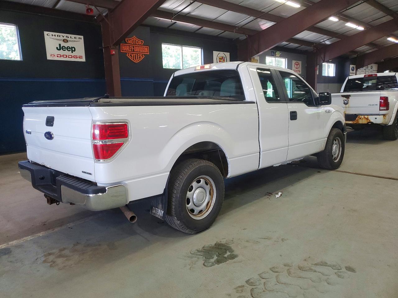 2013 Ford F150 Super Cab Белый vin: 1FTEX1CM4DFB46460