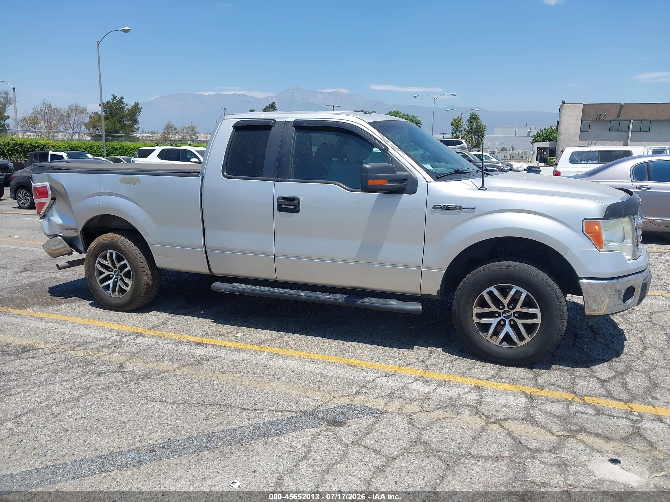 2013 Ford F-150 Xlt Silver vin: 1FTEX1CM4DFC27703