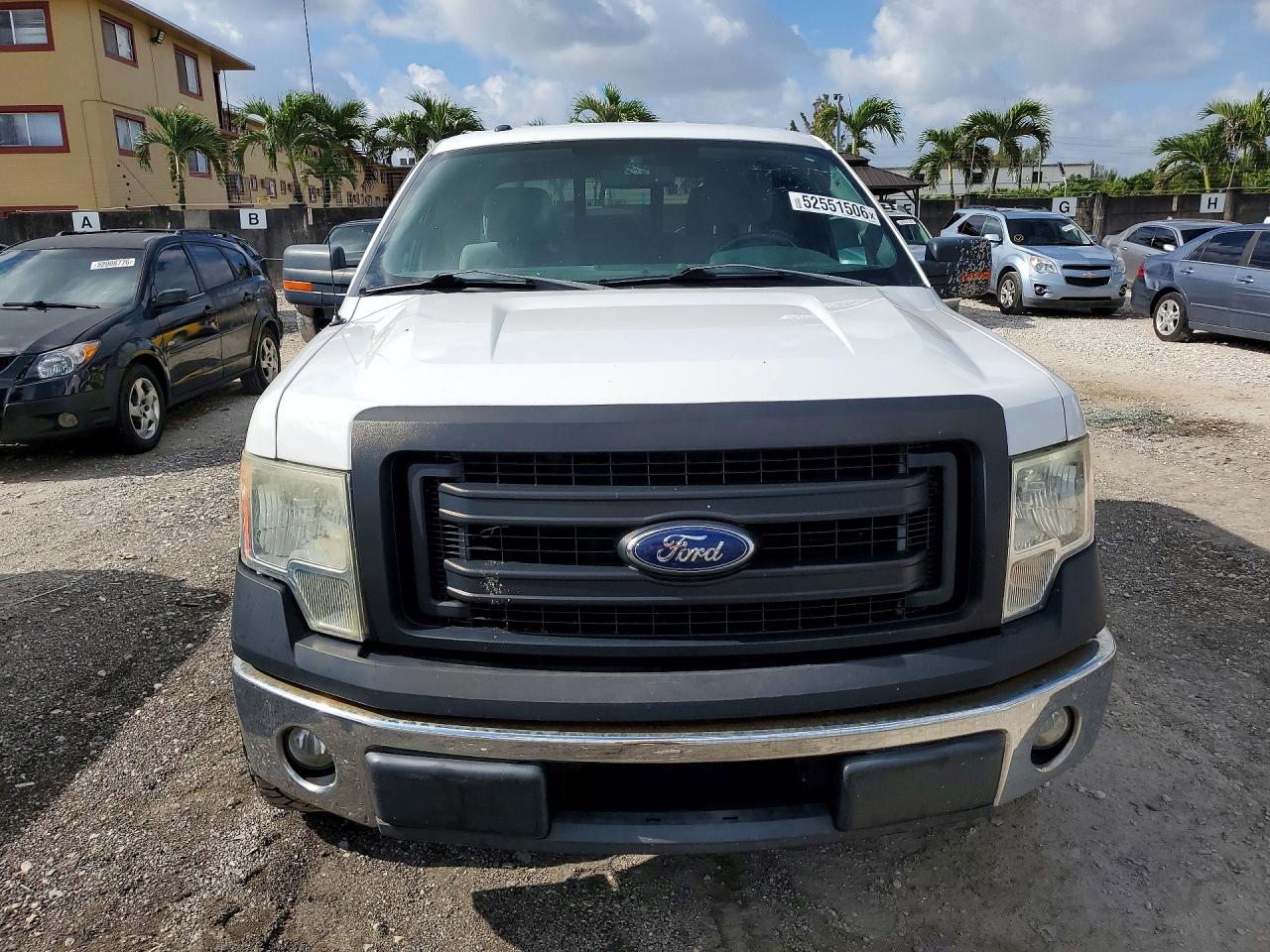 2013 Ford F150 Super Cab White vin: 1FTEX1CM4DFC58966