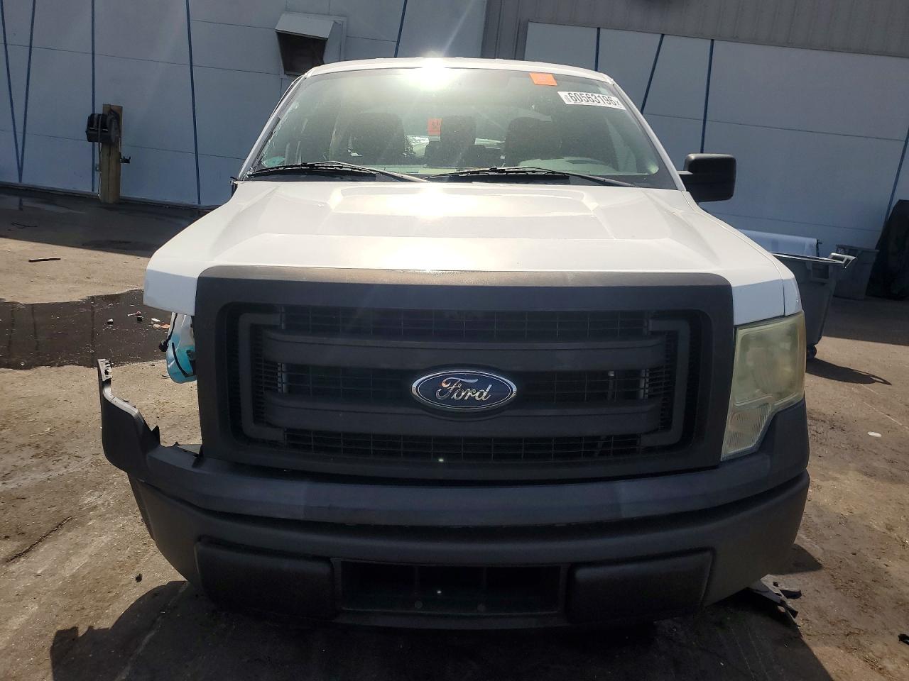 2014 Ford F150 Super Cab White vin: 1FTEX1CM4EFB95319