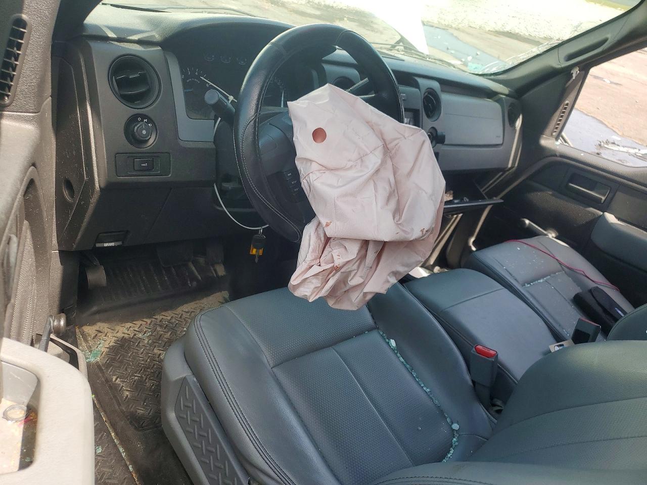 2014 Ford F150 Super Cab White vin: 1FTEX1CM4EFB95319