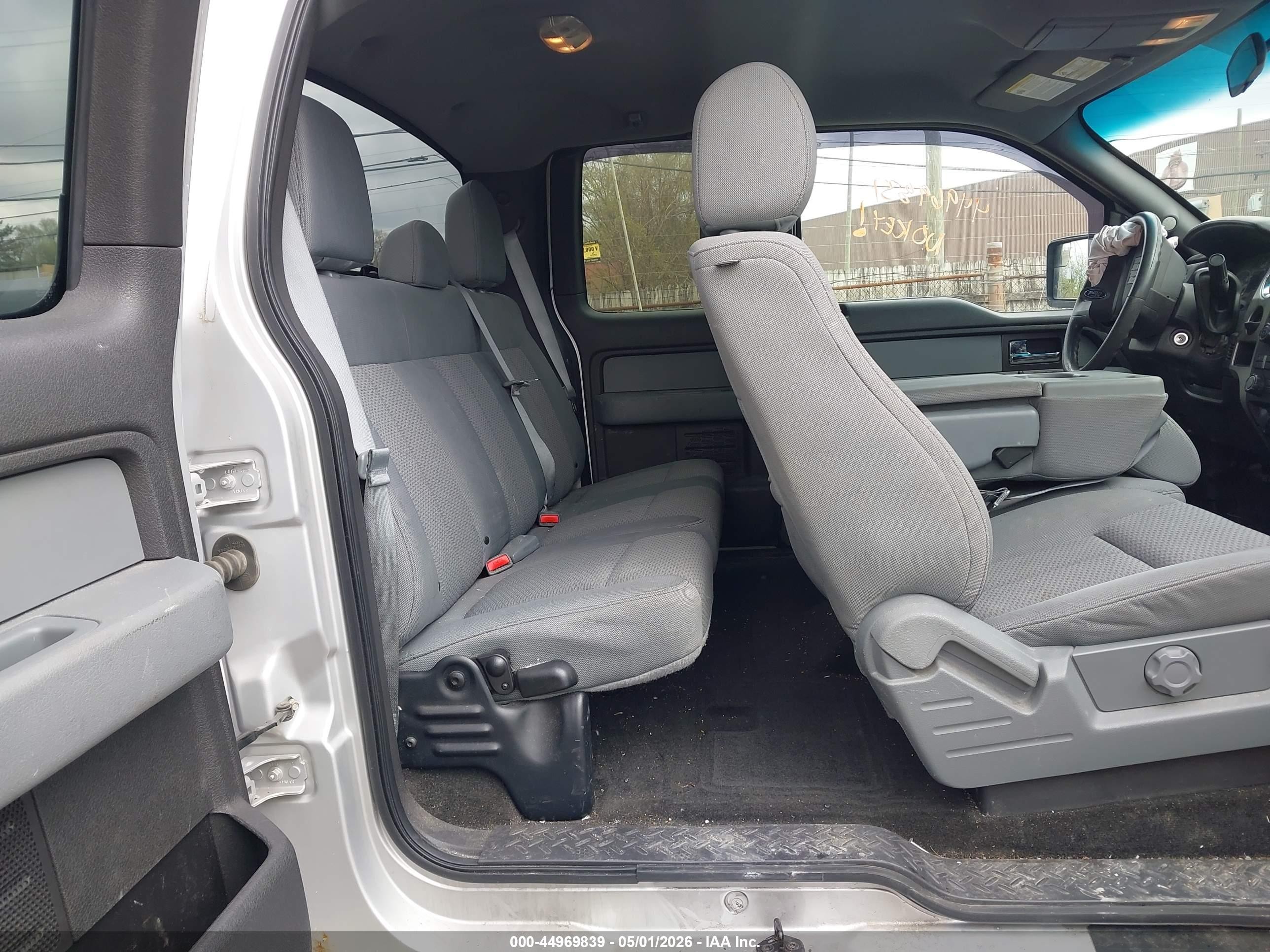 2014 Ford F-150 Xlt Silver vin: 1FTEX1CM4EKF60671
