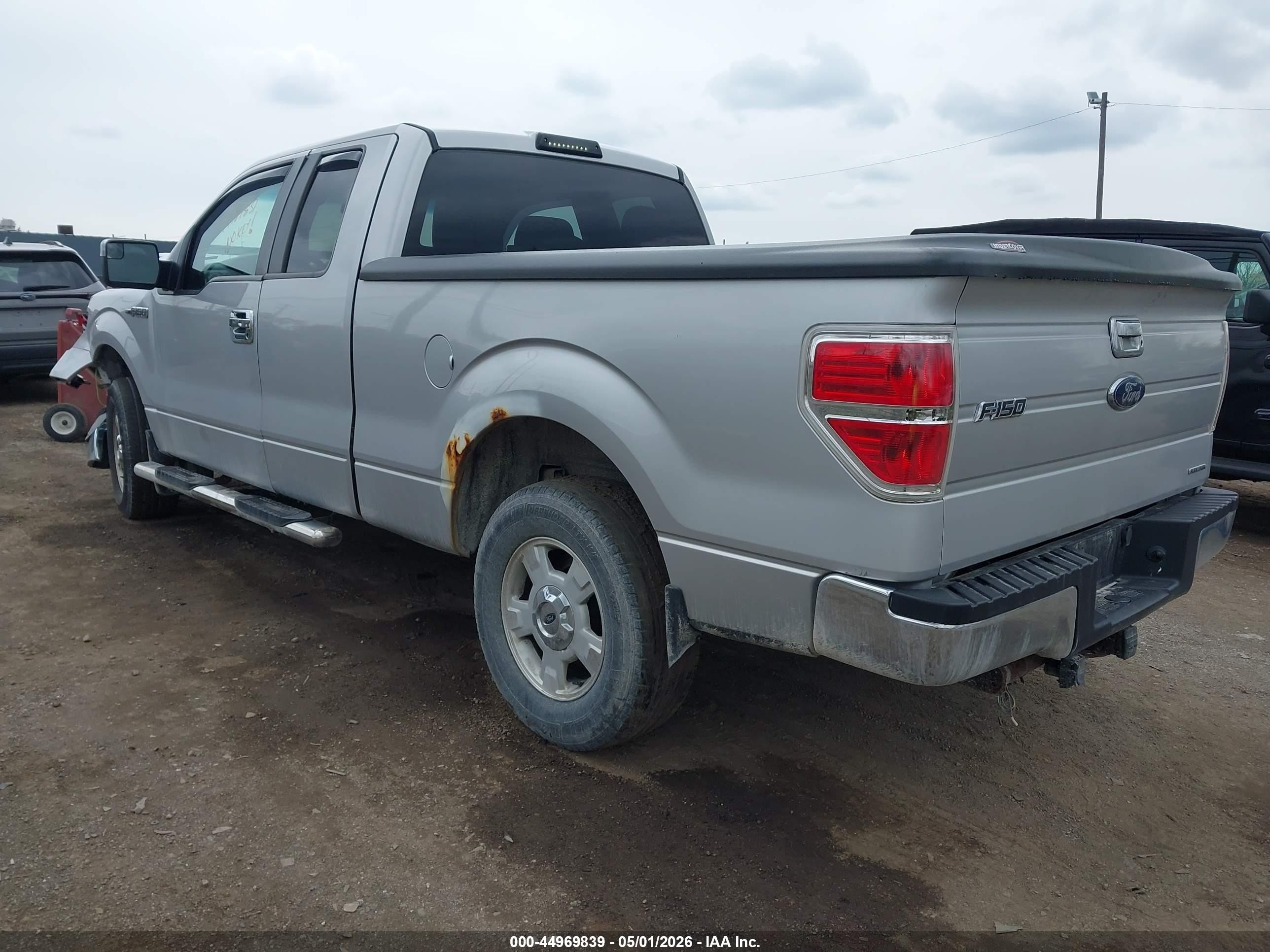 2014 Ford F-150 Xlt Silver vin: 1FTEX1CM4EKF60671