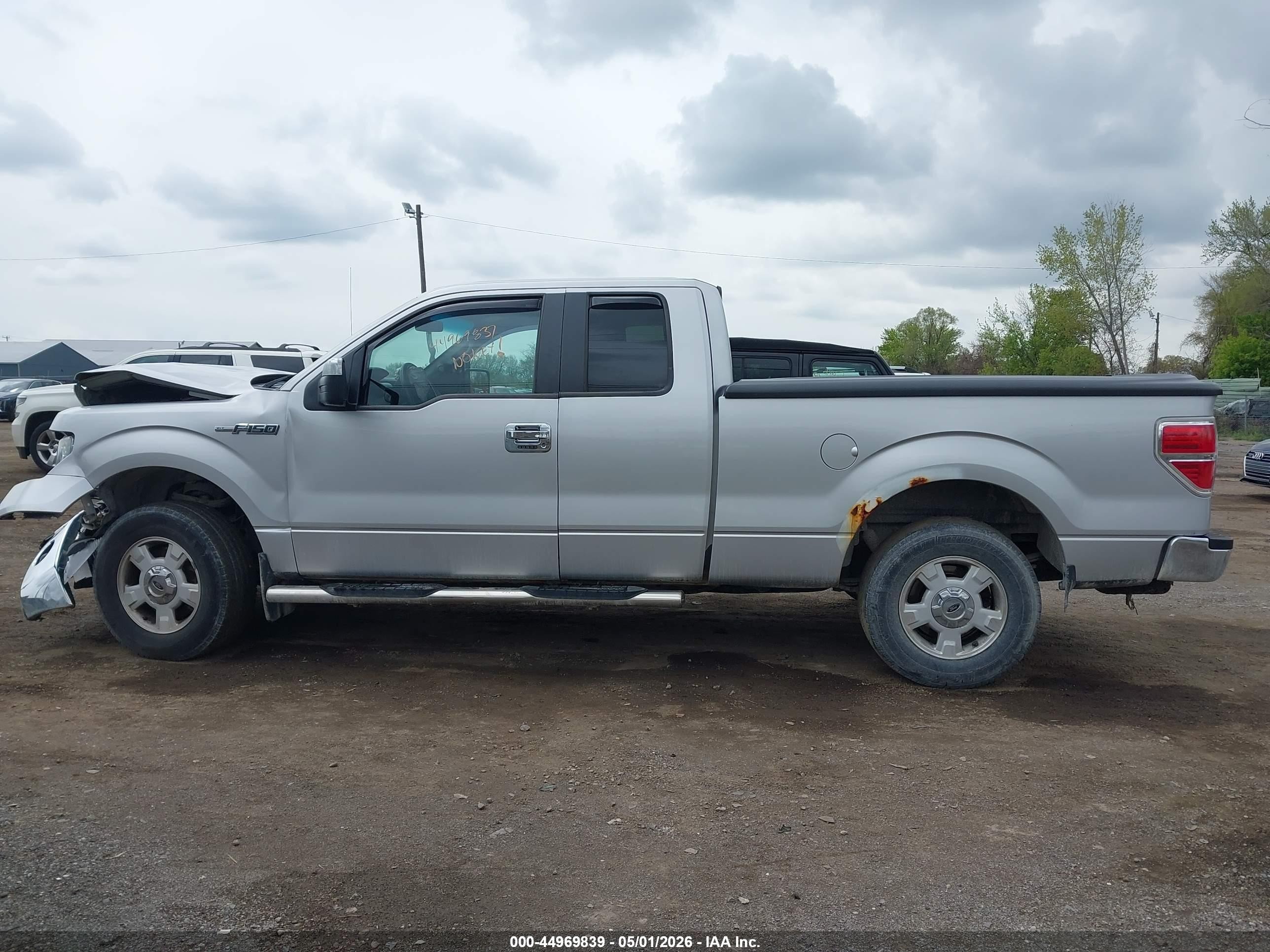2014 Ford F-150 Xlt Silver vin: 1FTEX1CM4EKF60671