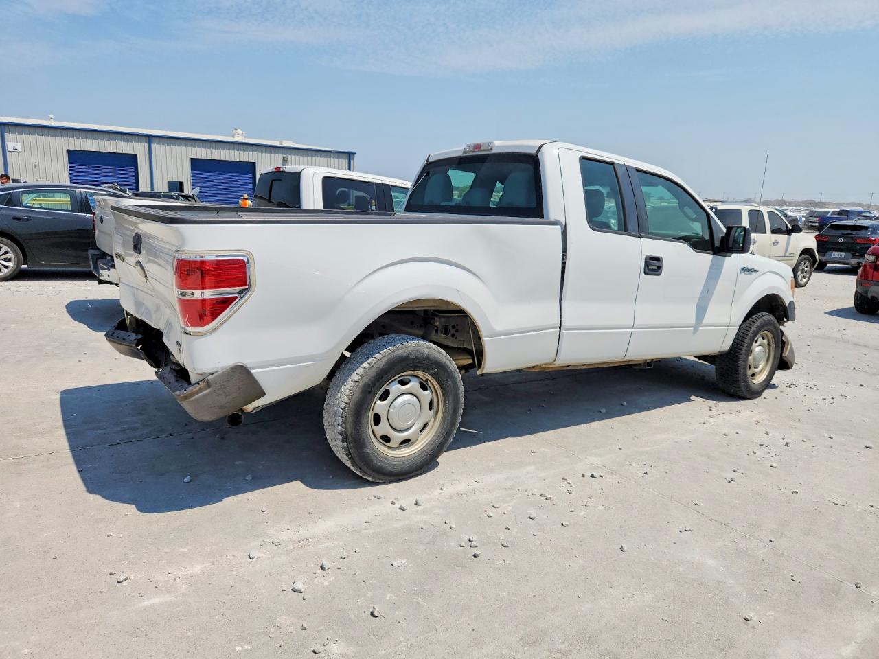 2012 Ford F150 Super Cab Two Tone vin: 1FTEX1CM5CFB26913