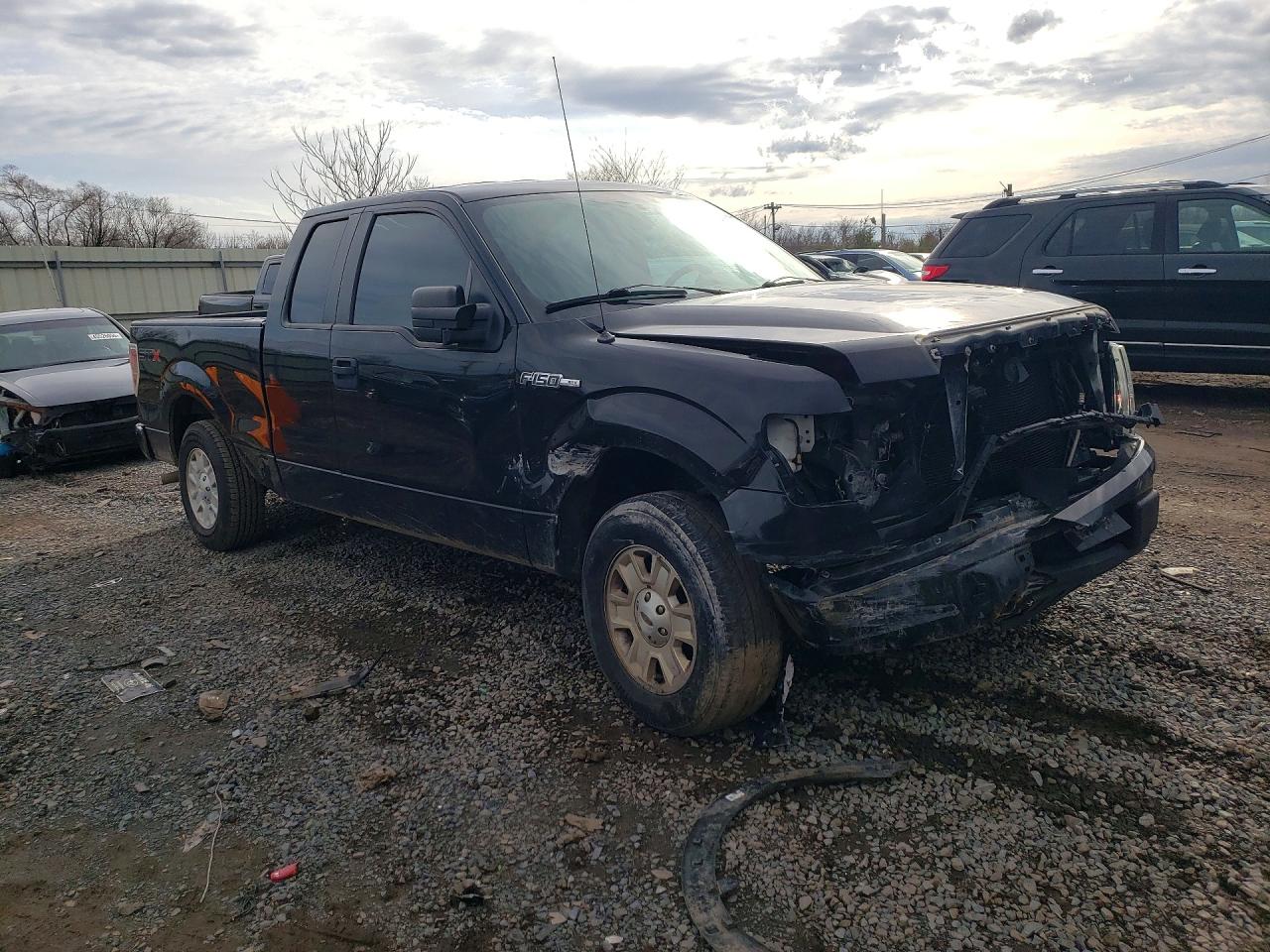 2013 Ford F150 Super Cab Black vin: 1FTEX1CM5DKF43103