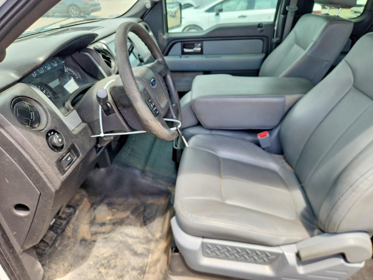 2014 Ford F150 Super Cab White vin: 1FTEX1CM5EKF62672