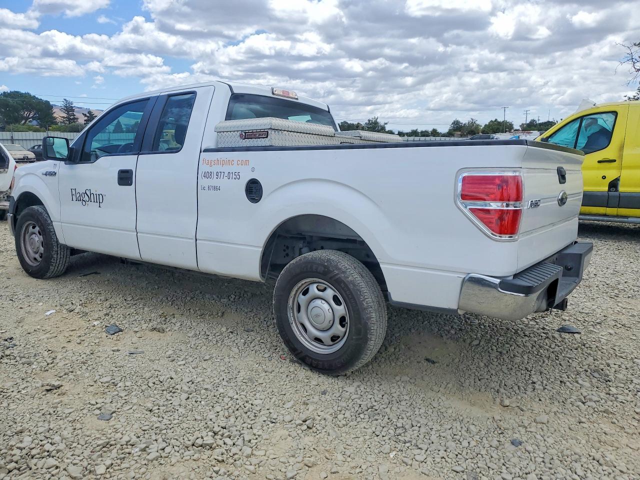 2013 Ford F150 Super Cab White vin: 1FTEX1CM6DFC58158