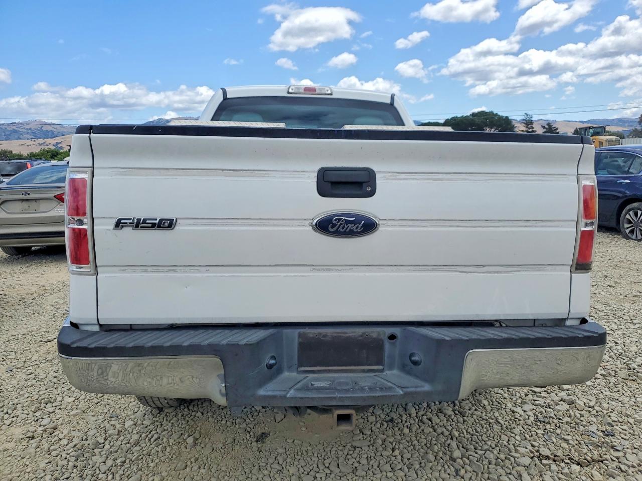 2013 Ford F150 Super Cab White vin: 1FTEX1CM6DFC58158