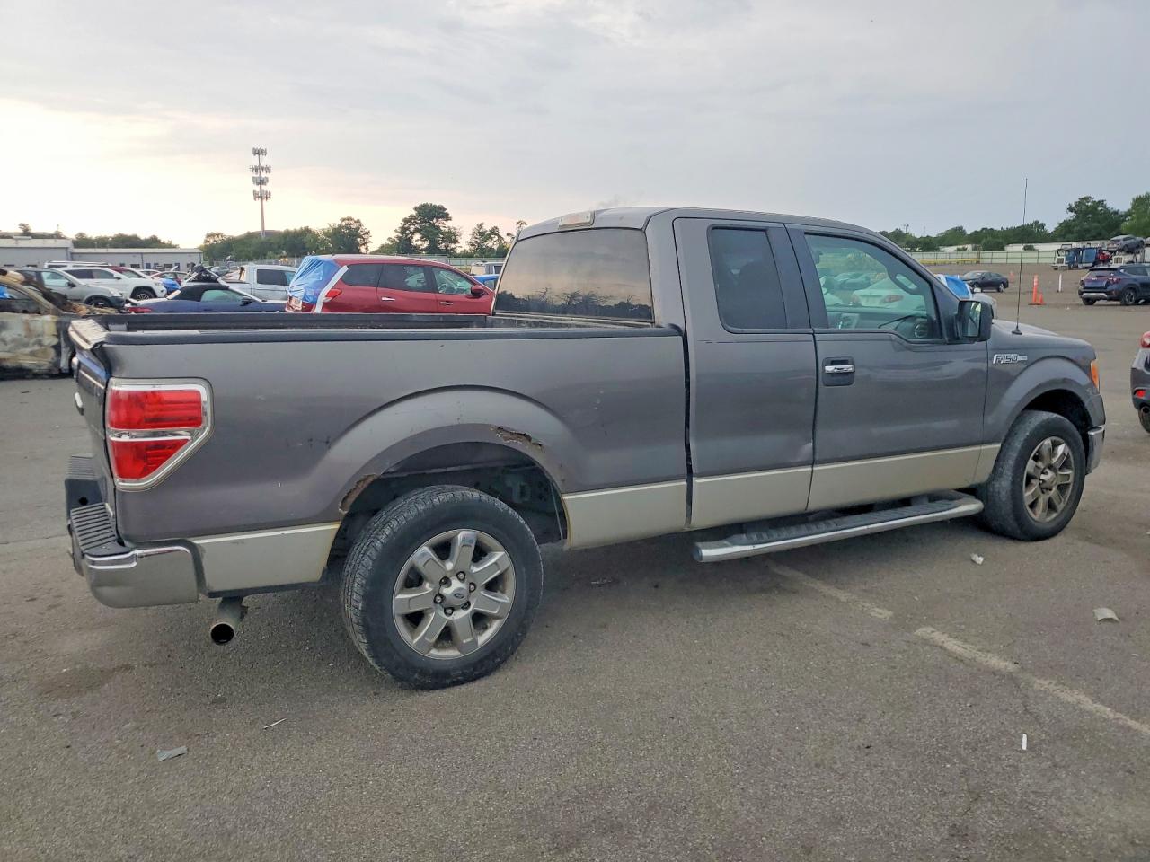 2013 Ford F150 Super Cab Gray vin: 1FTEX1CM7DFB27255