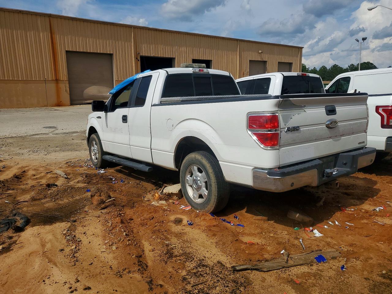 2014 Ford F150 Super Cab White vin: 1FTEX1CM7EKD68371