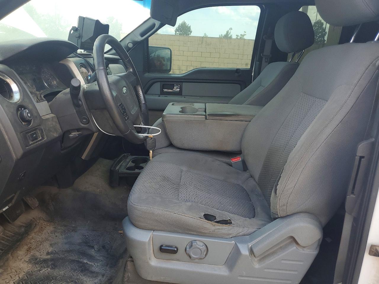 2014 Ford F150 Super Cab White vin: 1FTEX1CM7EKD68371