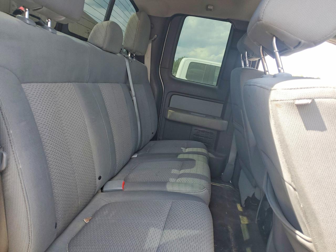 2014 Ford F150 Super Cab White vin: 1FTEX1CM7EKD68371