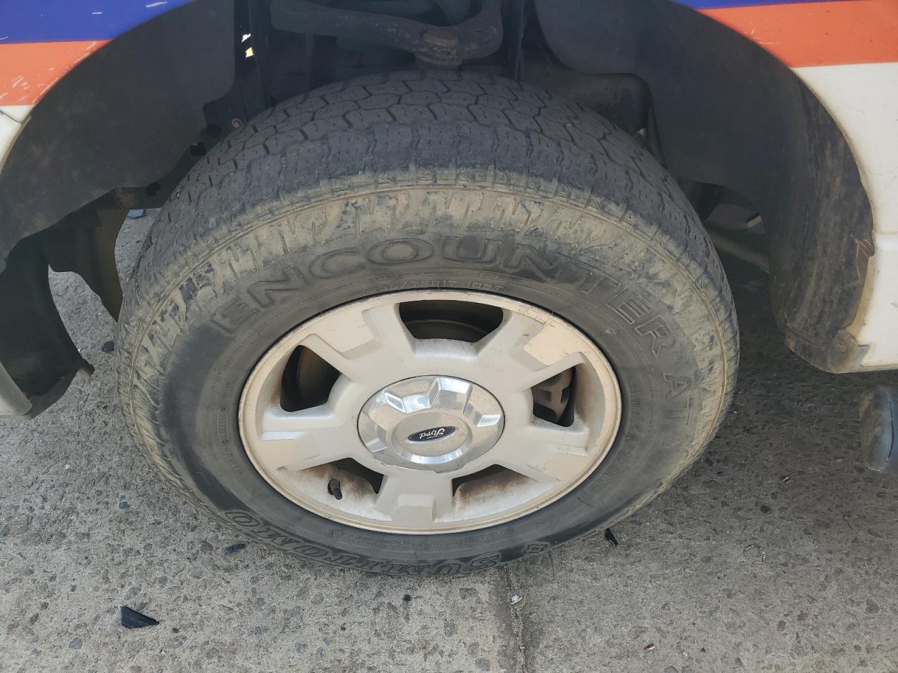 2014 Ford F150 Super Cab White vin: 1FTEX1CM7EKD68371 Damage: Left Front Wheel, Curb Rash, > 12 Inches