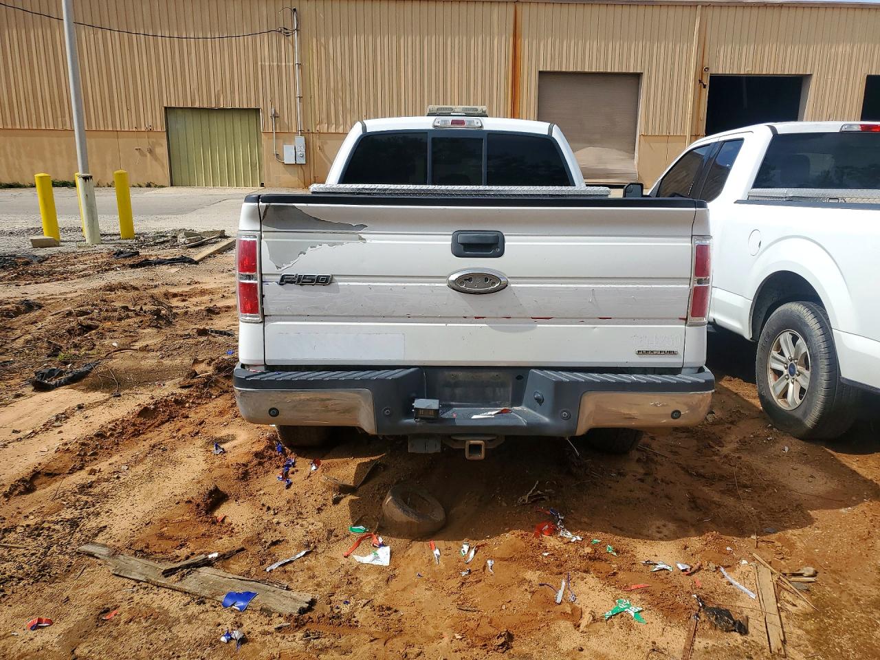 2014 Ford F150 Super Cab White vin: 1FTEX1CM7EKD68371