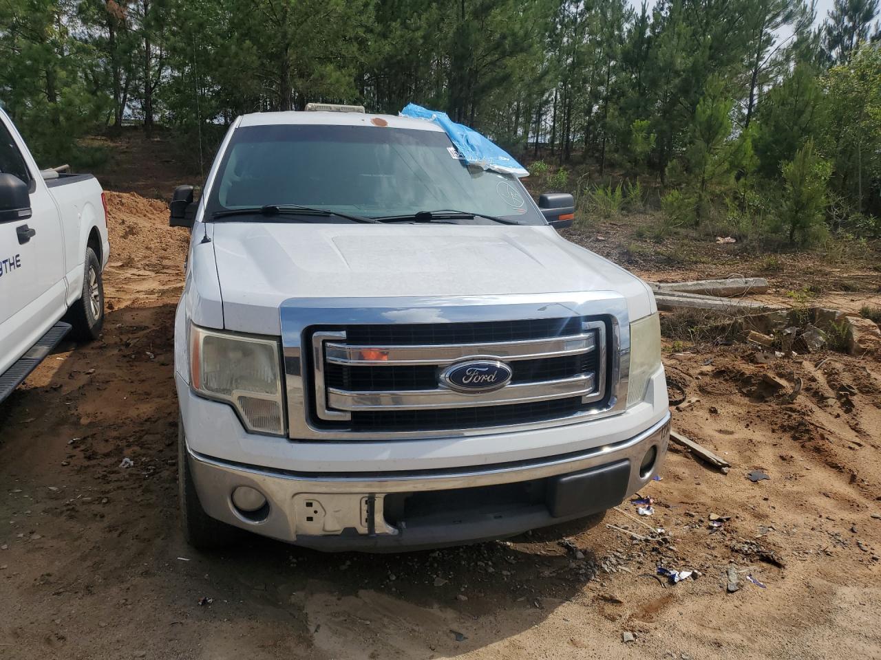 2014 Ford F150 Super Cab White vin: 1FTEX1CM7EKD68371 Damage: Left Head Lamp, Faded, Repair Required