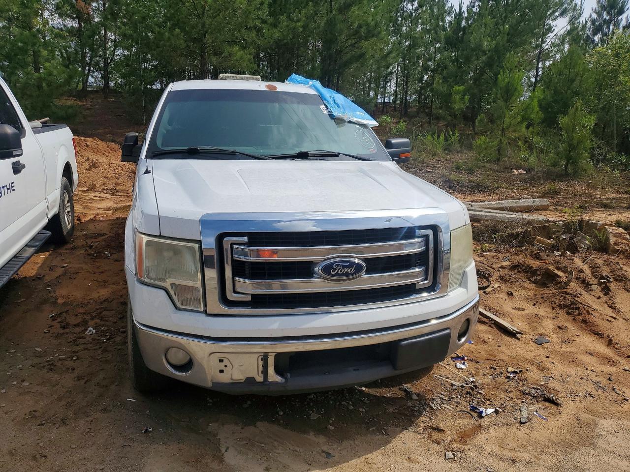 2014 Ford F150 Super Cab White vin: 1FTEX1CM7EKD68371
