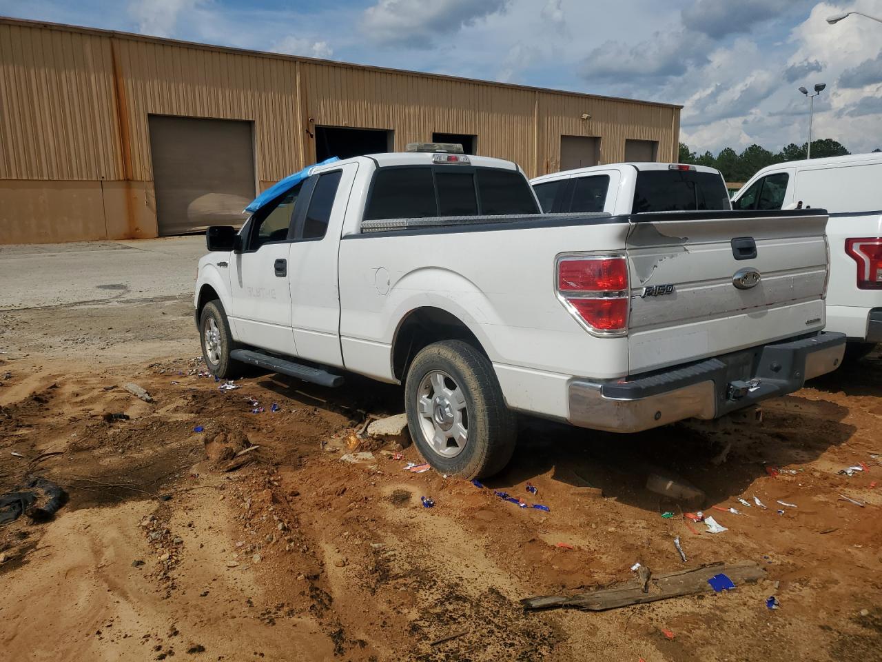 2014 Ford F150 Super Cab White vin: 1FTEX1CM7EKD68371 Damage: Left Bed Side, Multiple Scratches Heavy, 4