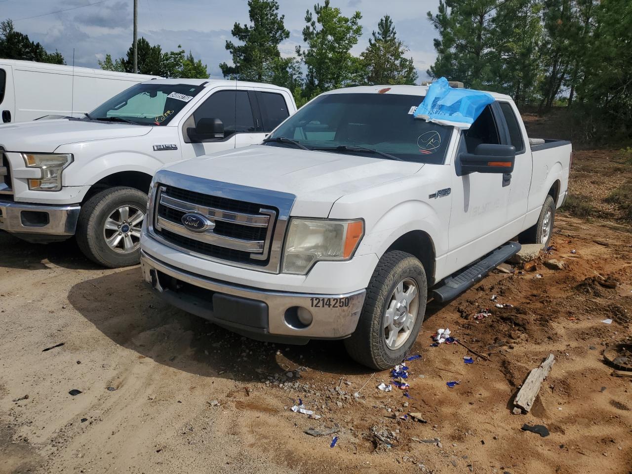 2014 Ford F150 Super Cab White vin: 1FTEX1CM7EKD68371 Damage: Front Bumper, De-Identify, Removal Required